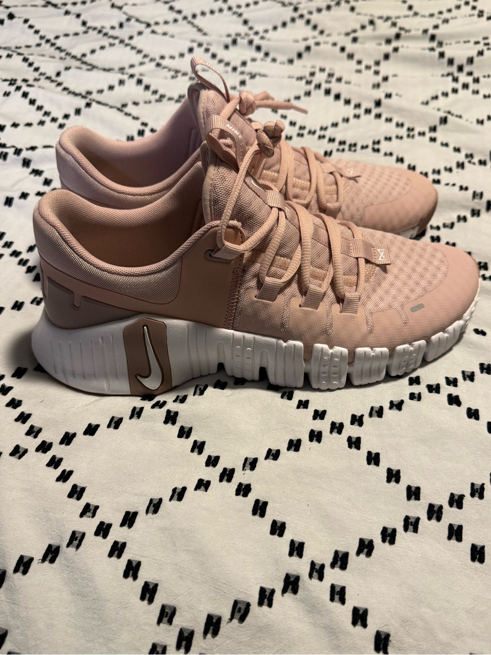 Nike Women's Metcon 5 Blush Pink Knit Training Sneakers
